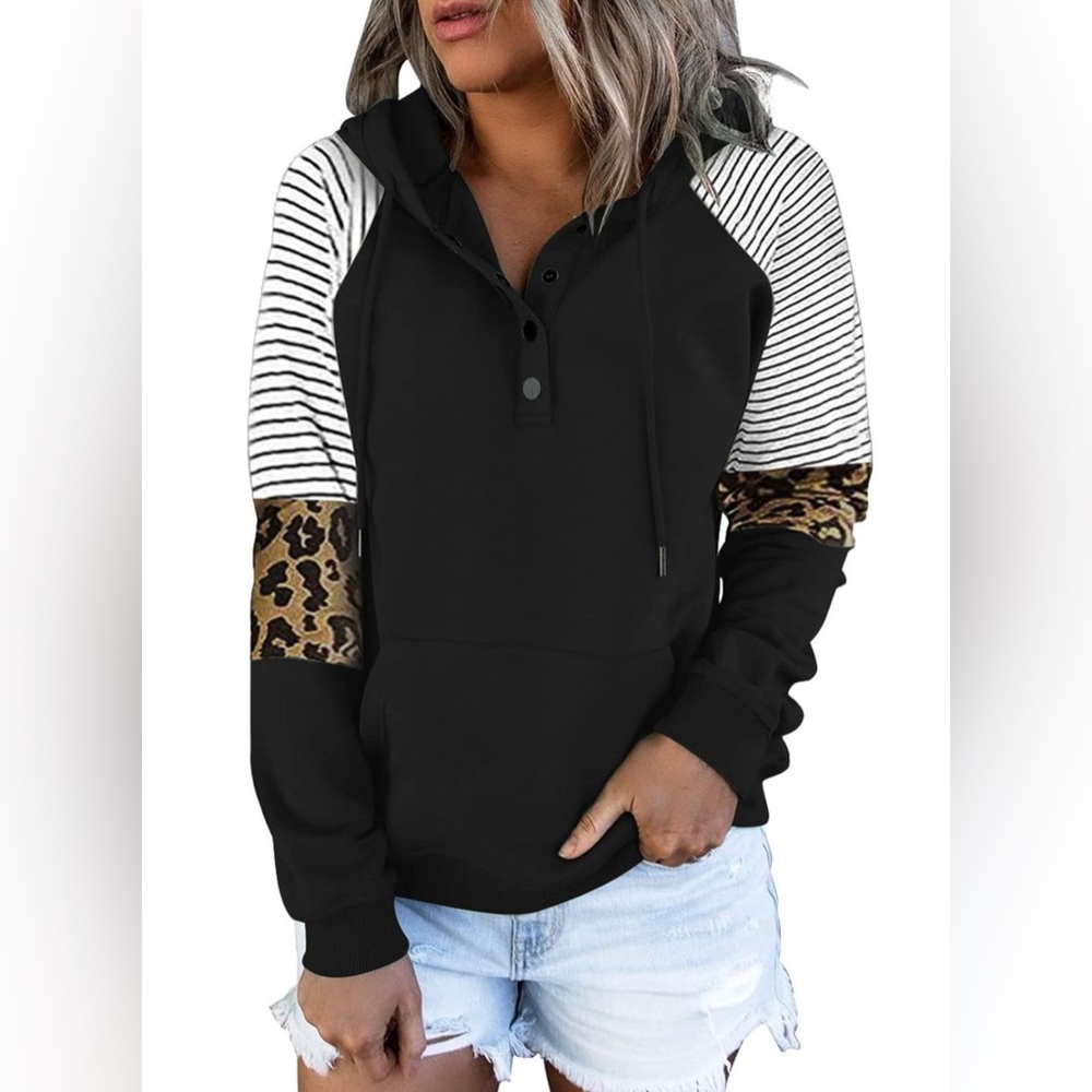 Ezymall Stylish Black Women's Hoodie with Striped and Leopard Accents EUC XXL